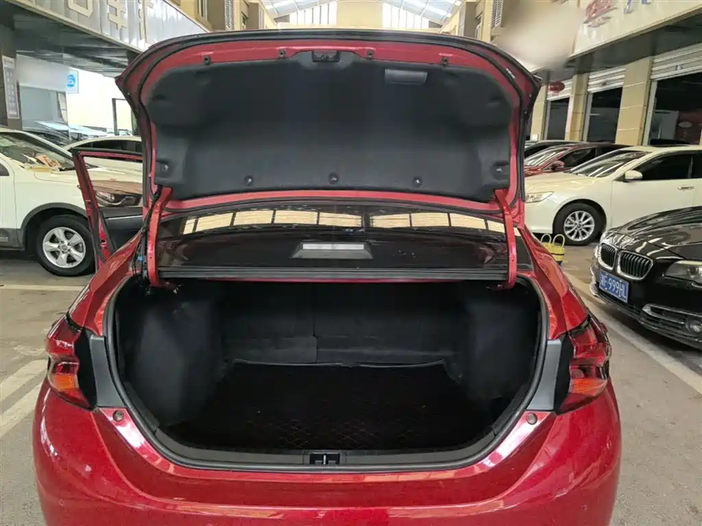 Toyota Levin 2017 Facelift 185T CVT Elite (China V) фото 19