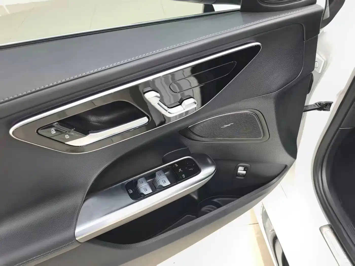 Mercedes-Benz C-Class 2023 C 200 L Sport фото 9