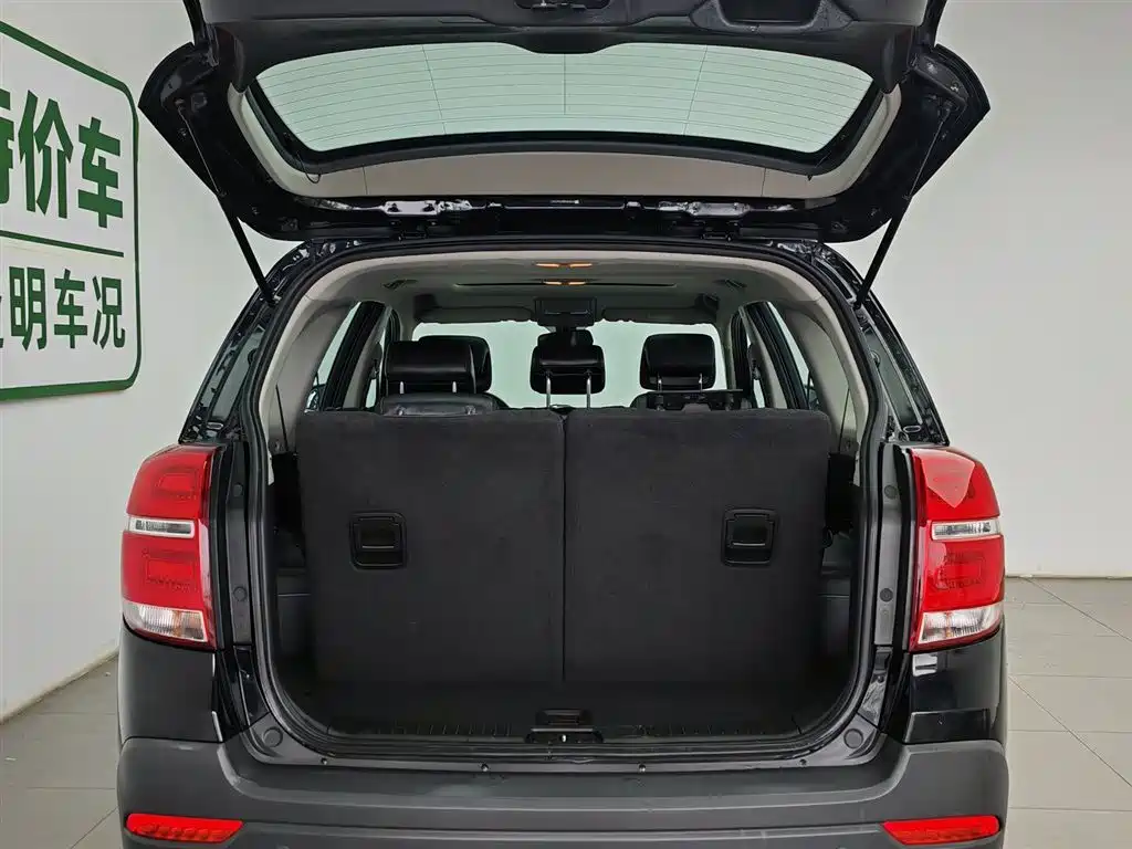 Chevrolet Captiva 2017 2.4L 2WD Luxury Edition 7-Seater фото 16
