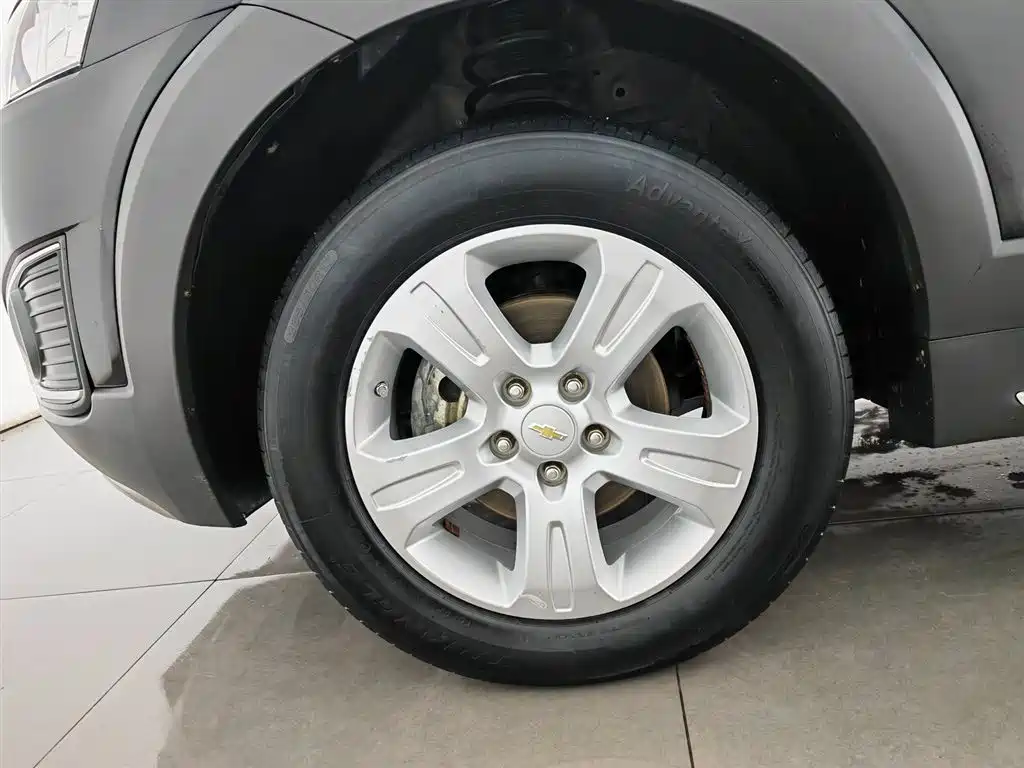 Chevrolet Captiva 2017 2.4L 2WD Luxury Edition 7-Seater фото 17