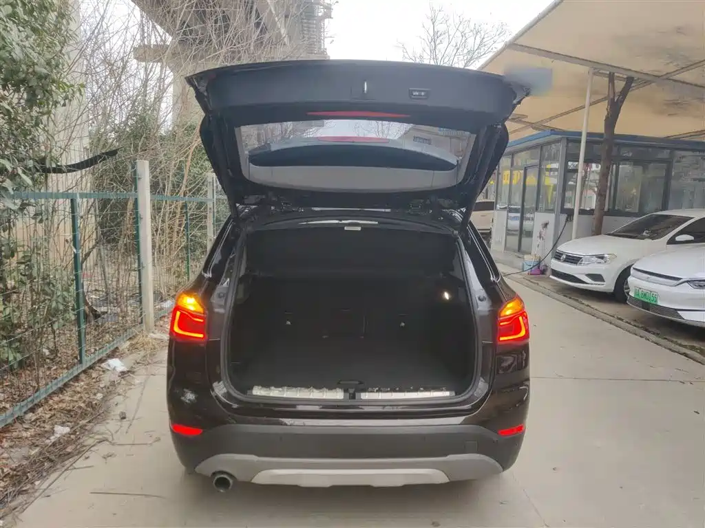 BMW X1 2019 sDrive18Li Premium Model фото 15