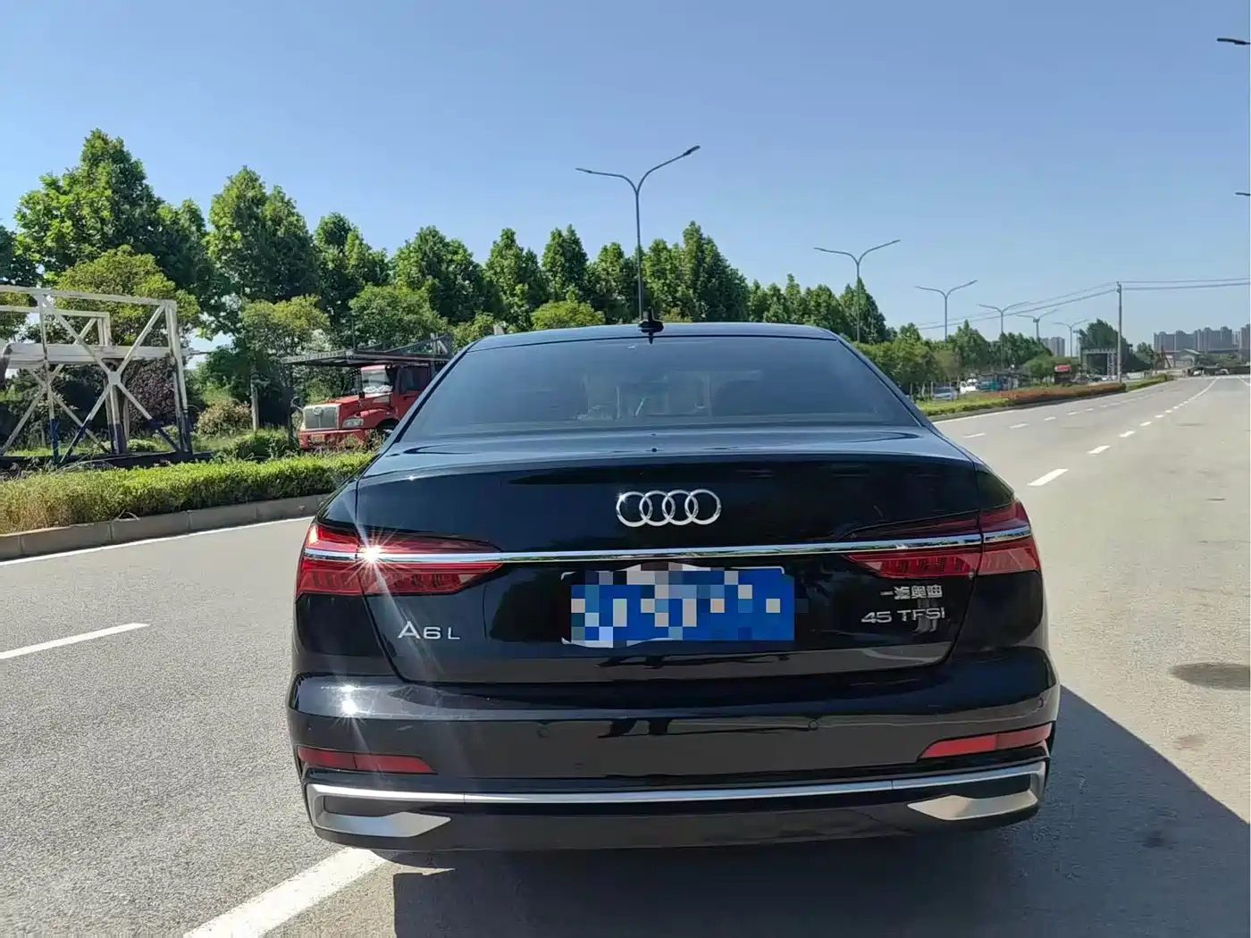 Audi A6L 2023 45 TFSI Premium Selection Elegance фото 8