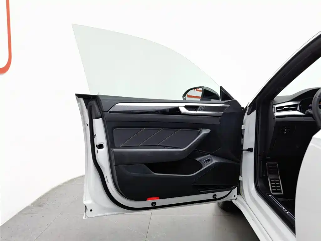 Volkswagen FAW-Volkswagen CC 2021 380TSI Eye-catching Edition фото 8