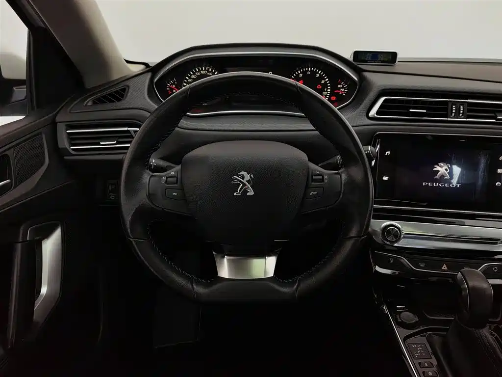 Peugeot 308 2019 1.6L Automatic Luxury Version China V фото 11