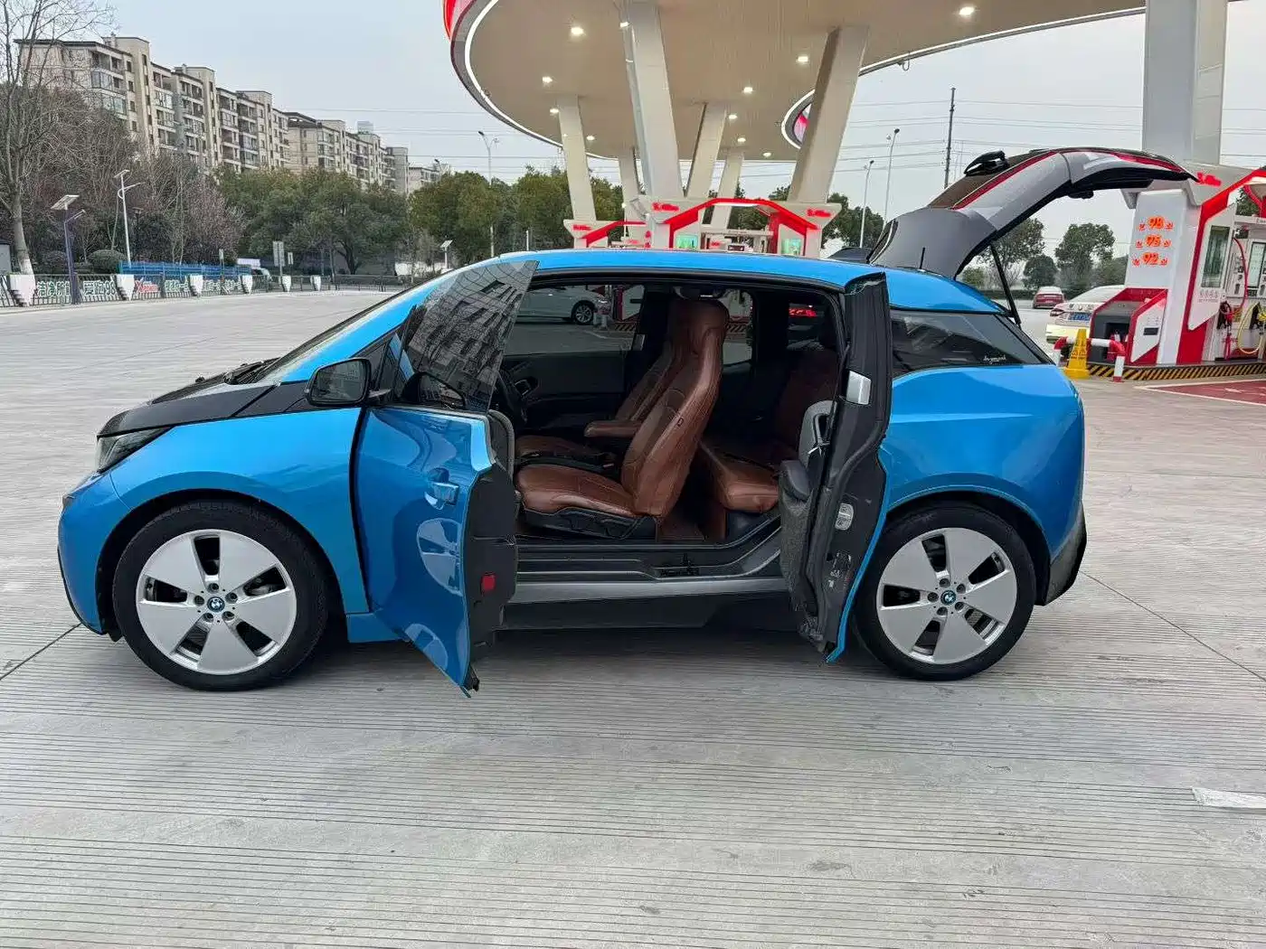 BMW I3