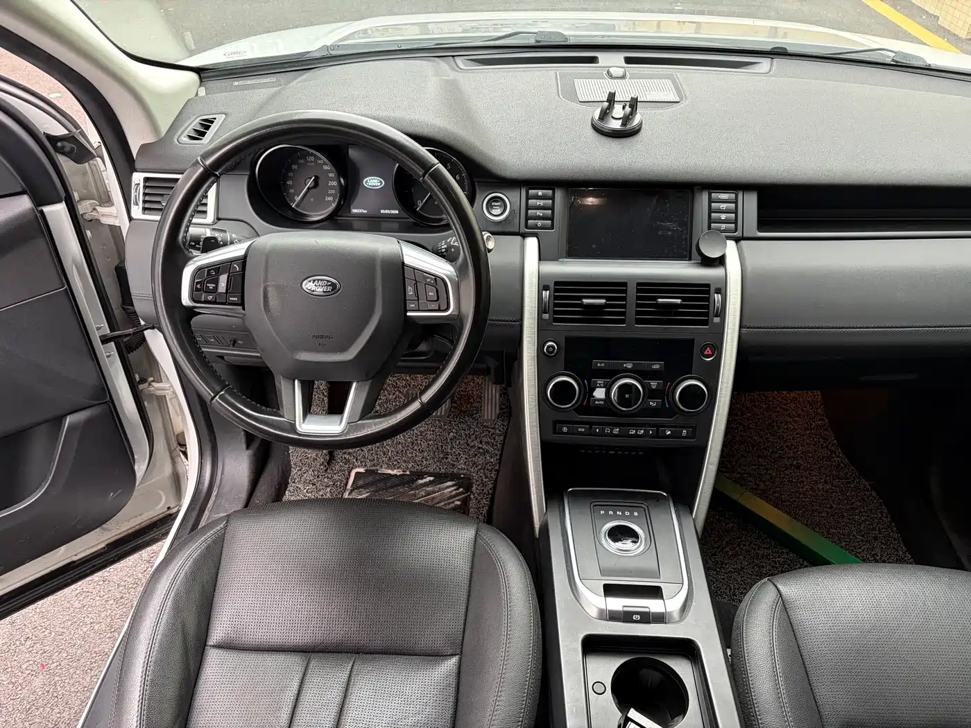 Land Rover Discovery Sport 2018 240PS SE Edition фото 7