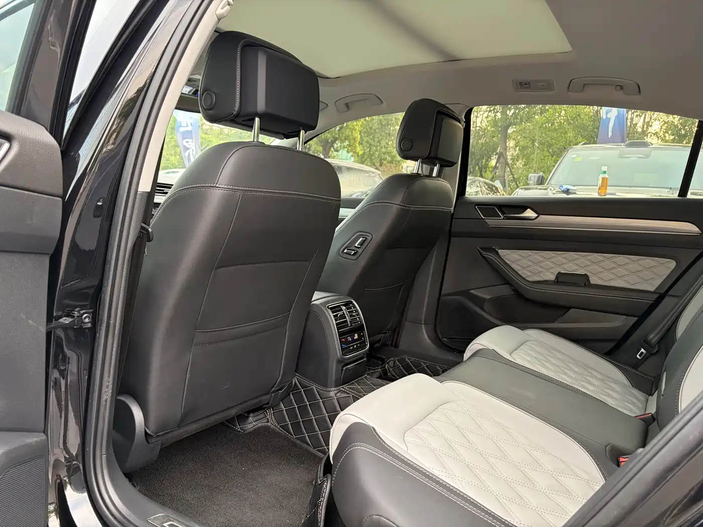Volkswagen Magotan 2023 2 Million Units Anniversary Edition 330TSI DSG Leading Type фото 7