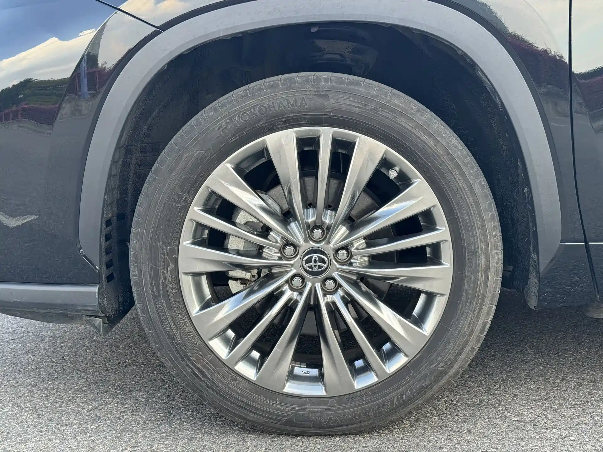 Photo 22 - Toyota Highlander