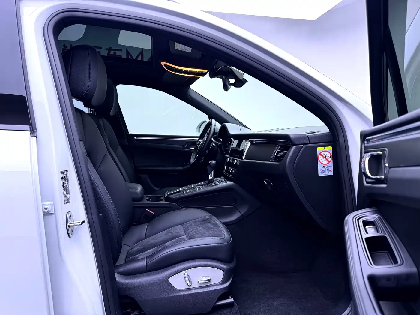 Porsche Macan 2020 Macan 2.0T фото 15