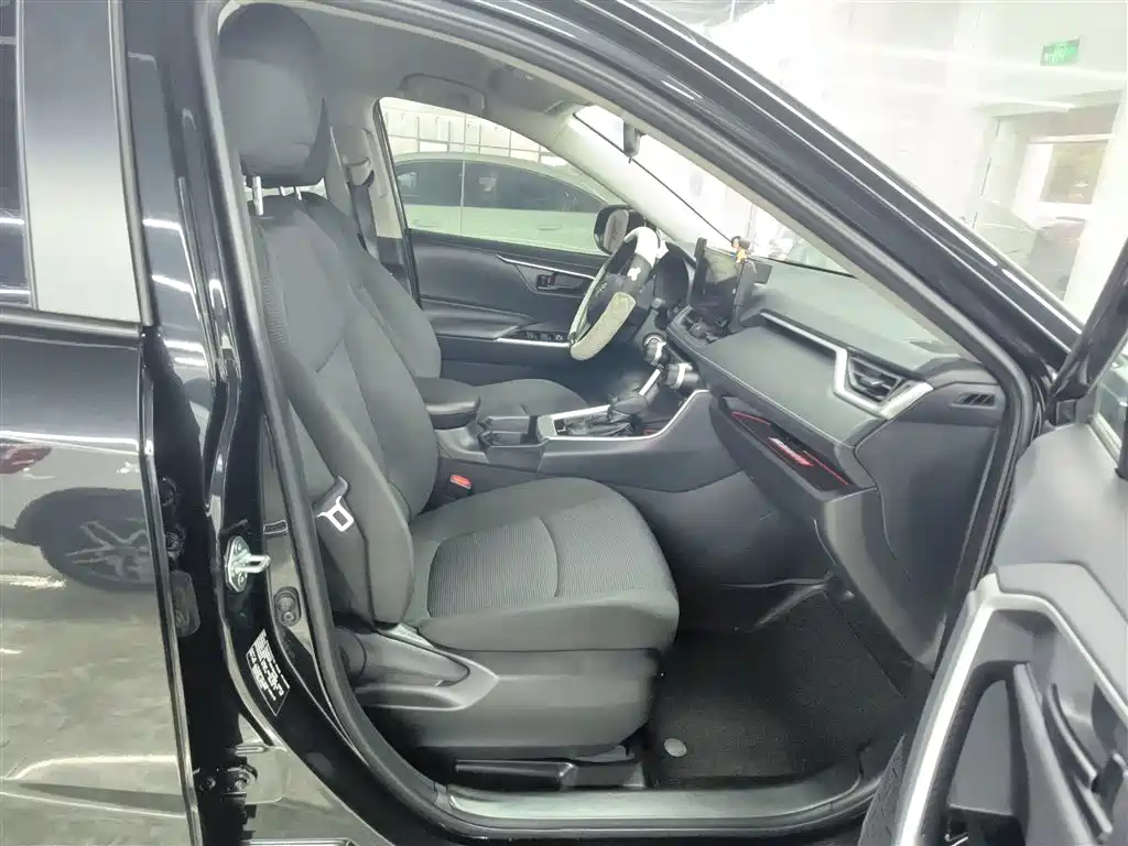Toyota RAV4 Rongfang 2024 2.0L CVT FWD Urban Edition фото 20