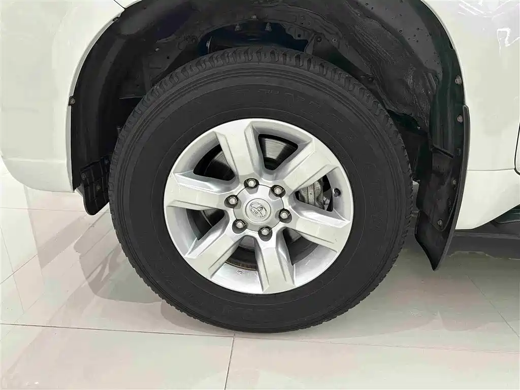 Toyota Prado 2016 2.7L Auto Standard Edition фото 5