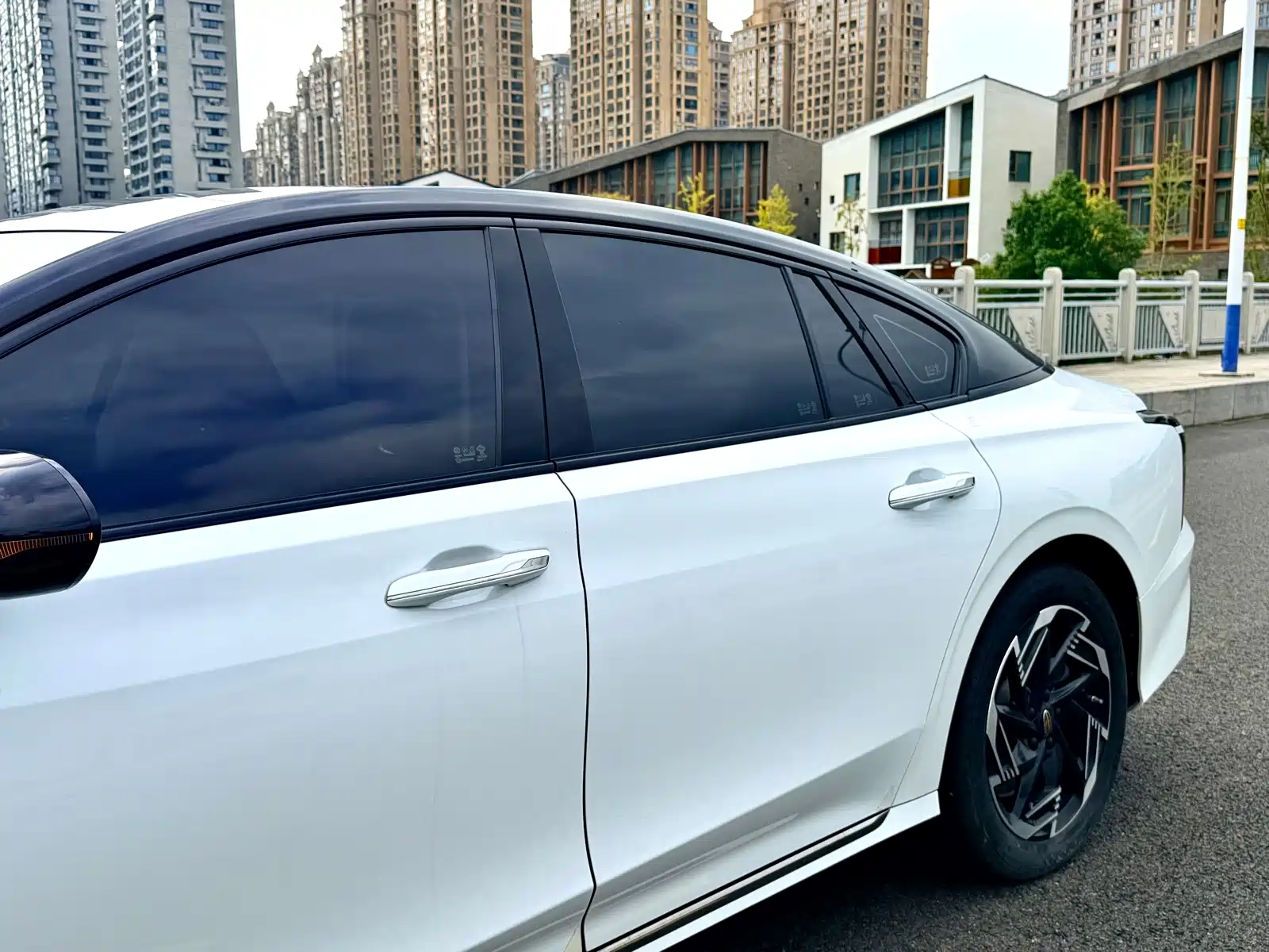 Фото 6 - Hongqi H6
