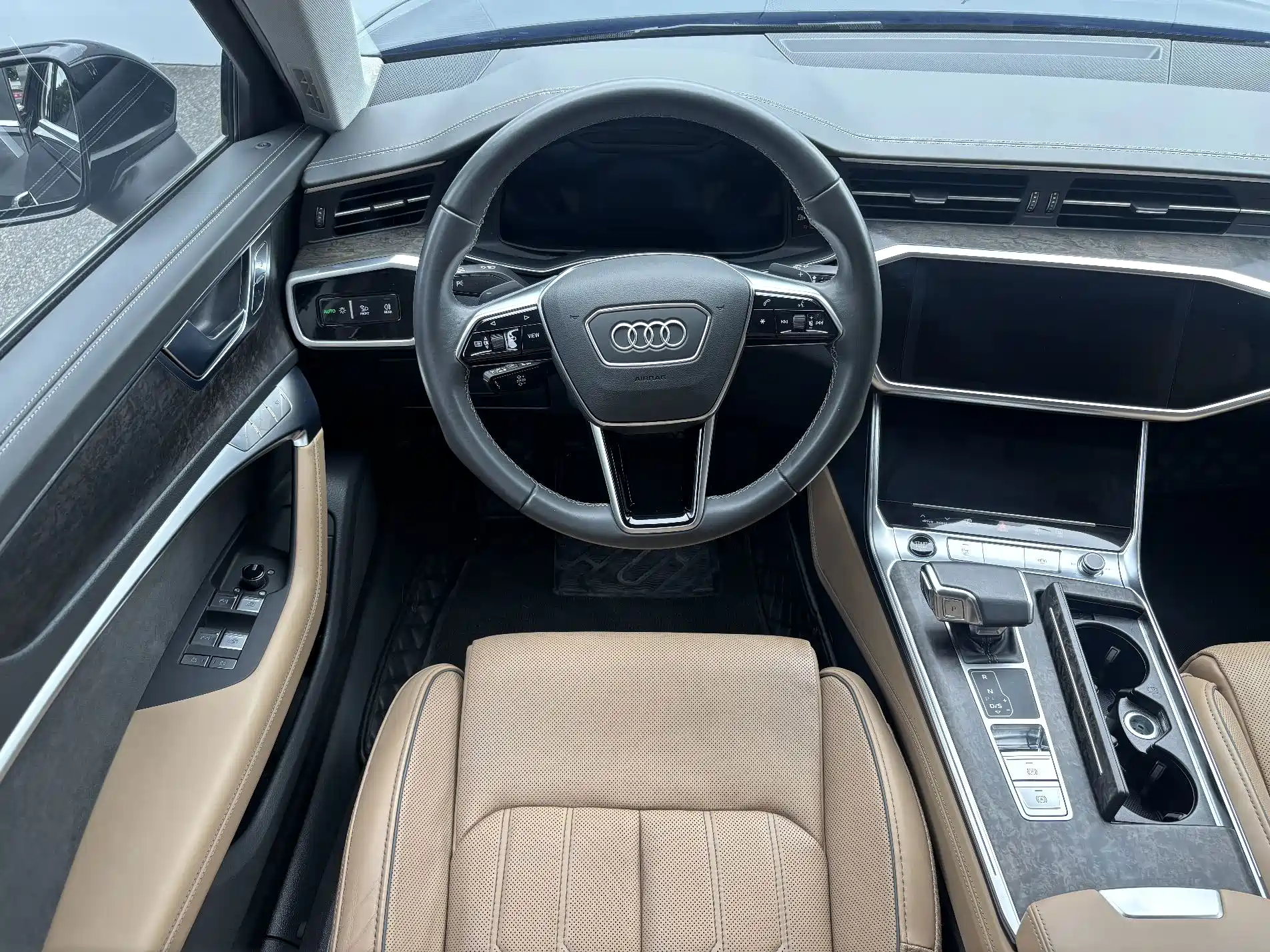 Фото 12 - Audi A6L