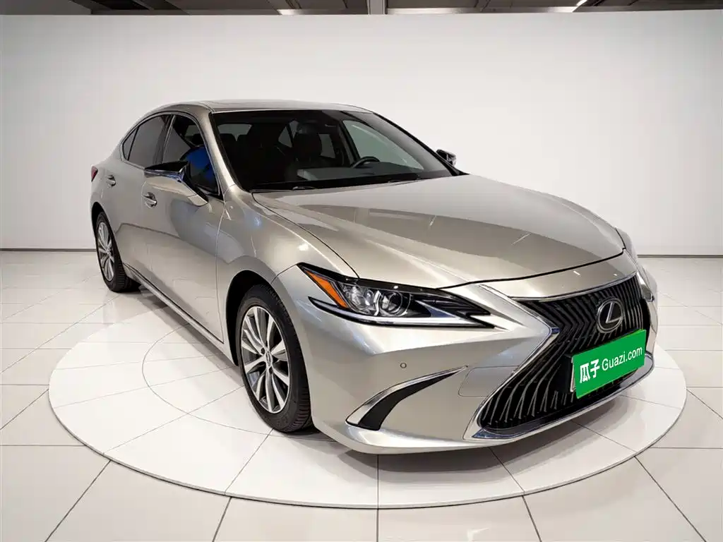Lexus ES 2018 260 Excellence Edition China V фото 4