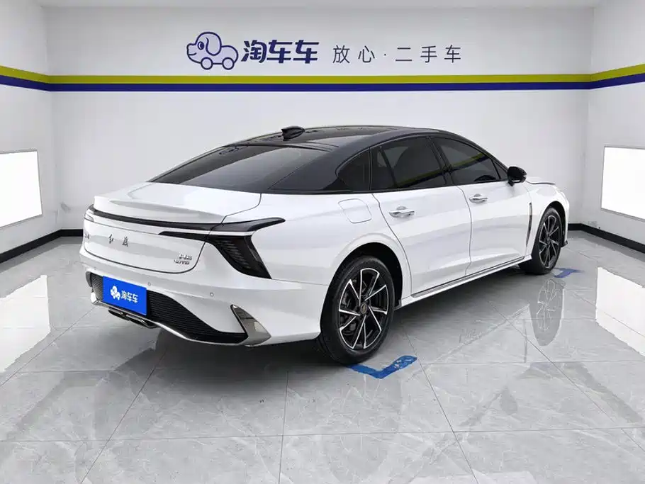 2025 Hongqi H6
