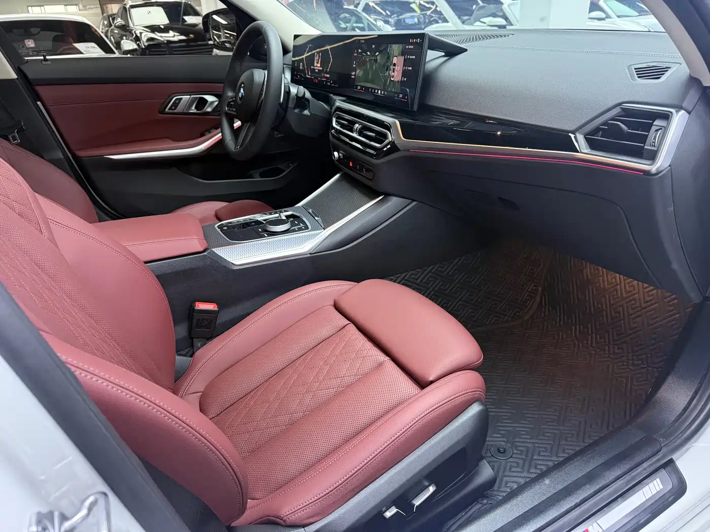 BMW 3 Series 2024 325Li M Sport Shadowline Package фото 4