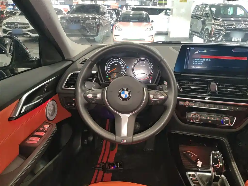 BMW 1 Series 2023 125i M Sport Shadow Edition фото 7