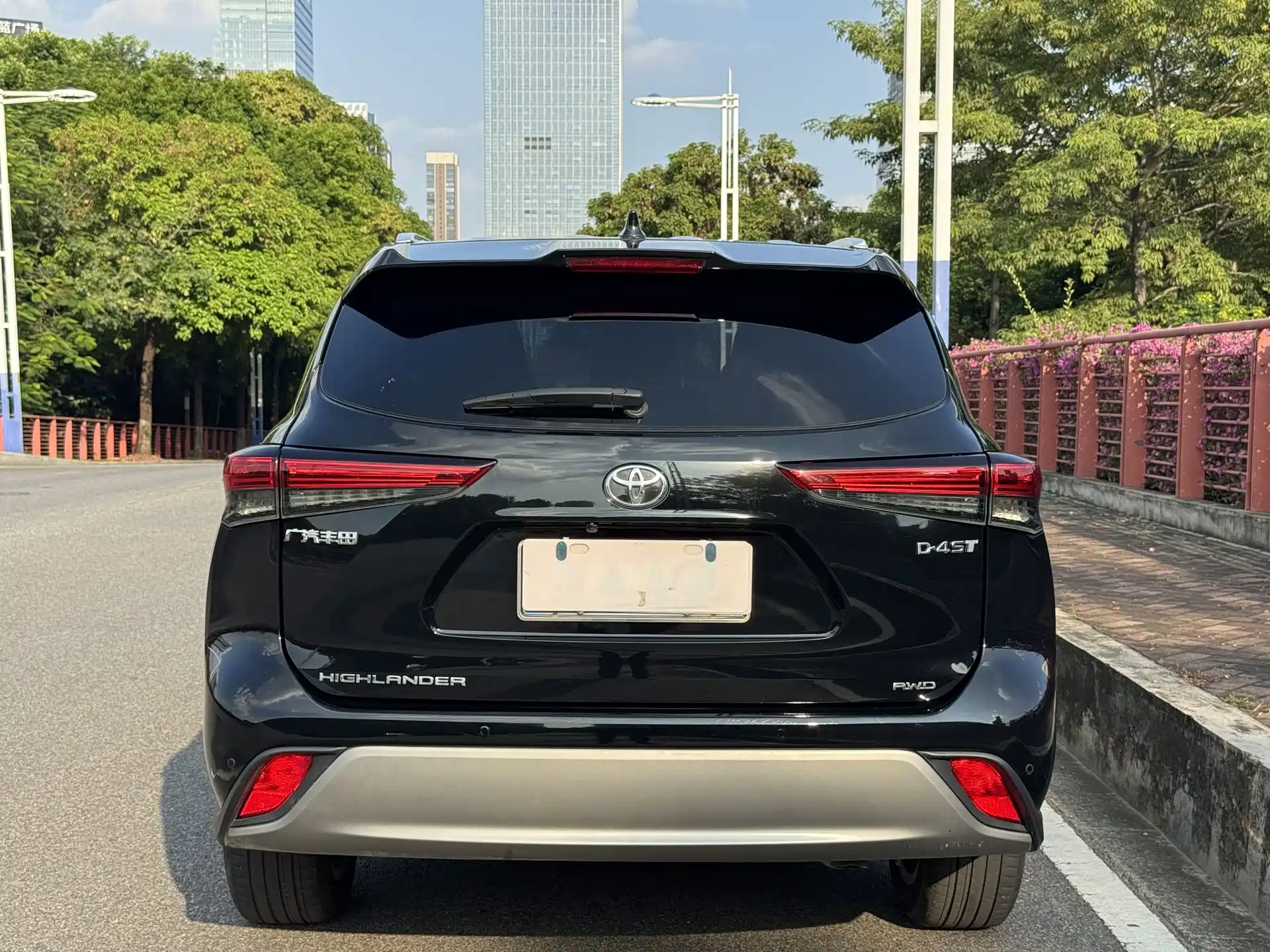 Photo 6 - Toyota Highlander