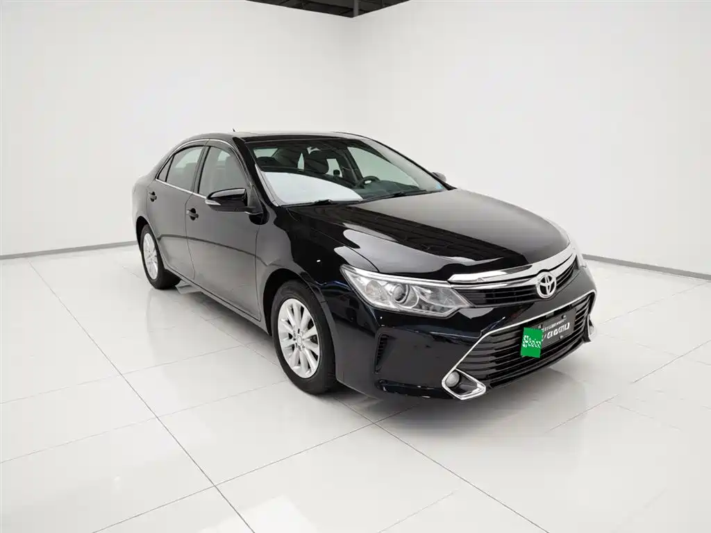 Toyota Camry 2015 2.0G Leading Edition фото 4