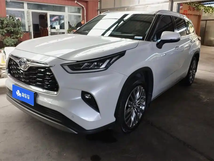 Toyota Highlander 2023 2.5L Smart Hybrid Dual Engine AWD Ultimate 7-Seater