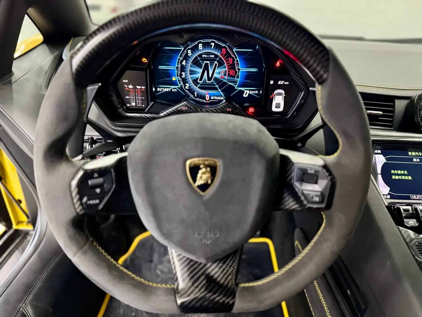 Lamborghini Aventador 2011 LP 700-4 фото 14