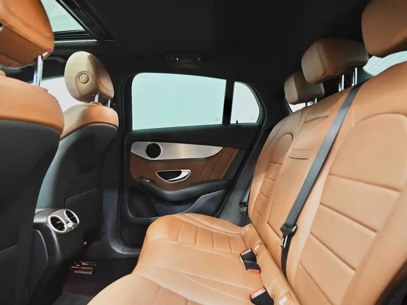 Mercedes-Benz GLC Coupe 2023 Model GLC 260 4MATIC Coupe SUV фото 22