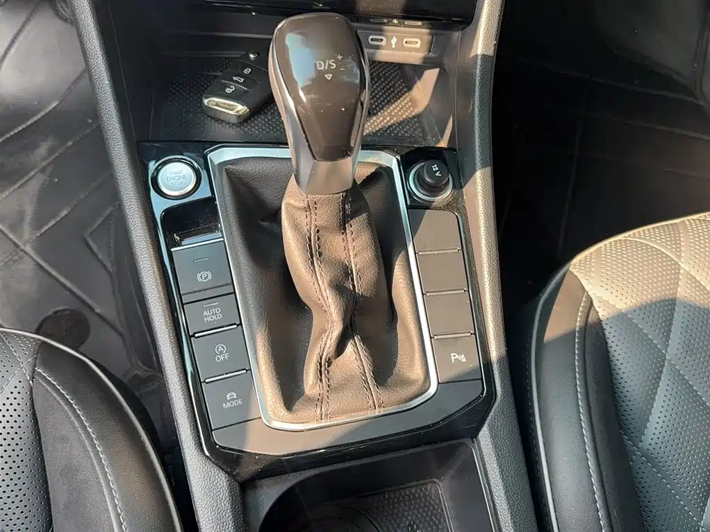 Volkswagen Sagitar 2025 300TSI DSG Excellence Edition фото 16