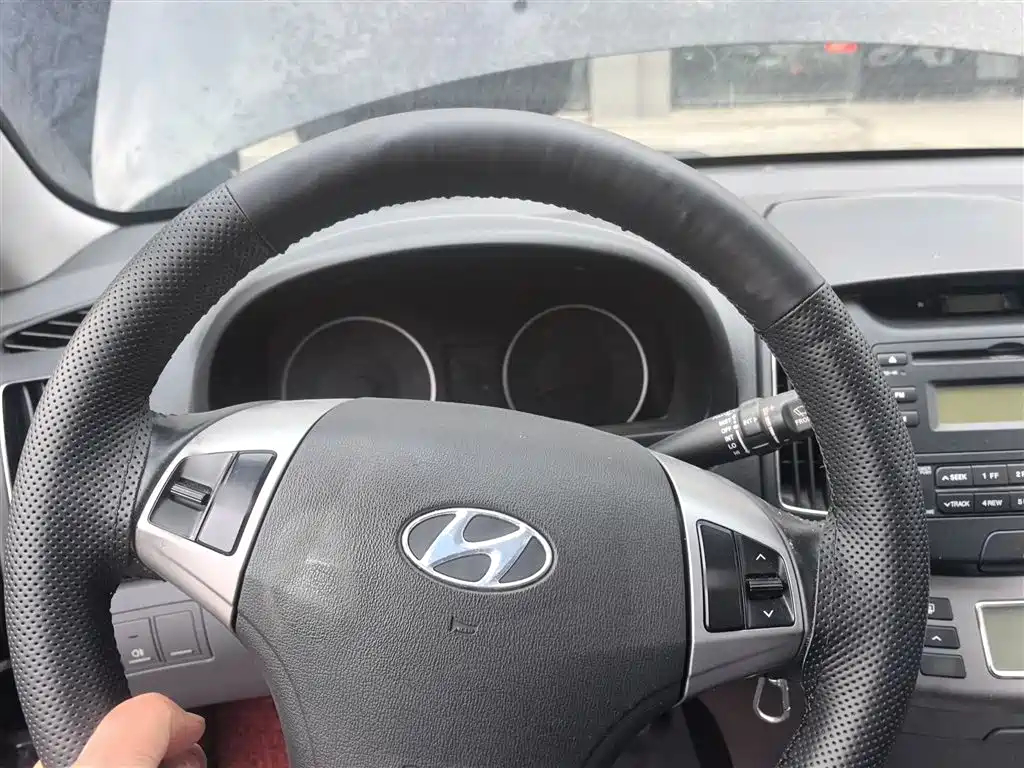 Hyundai Elantra 2015 1.6L Automatic Luxury фото 7