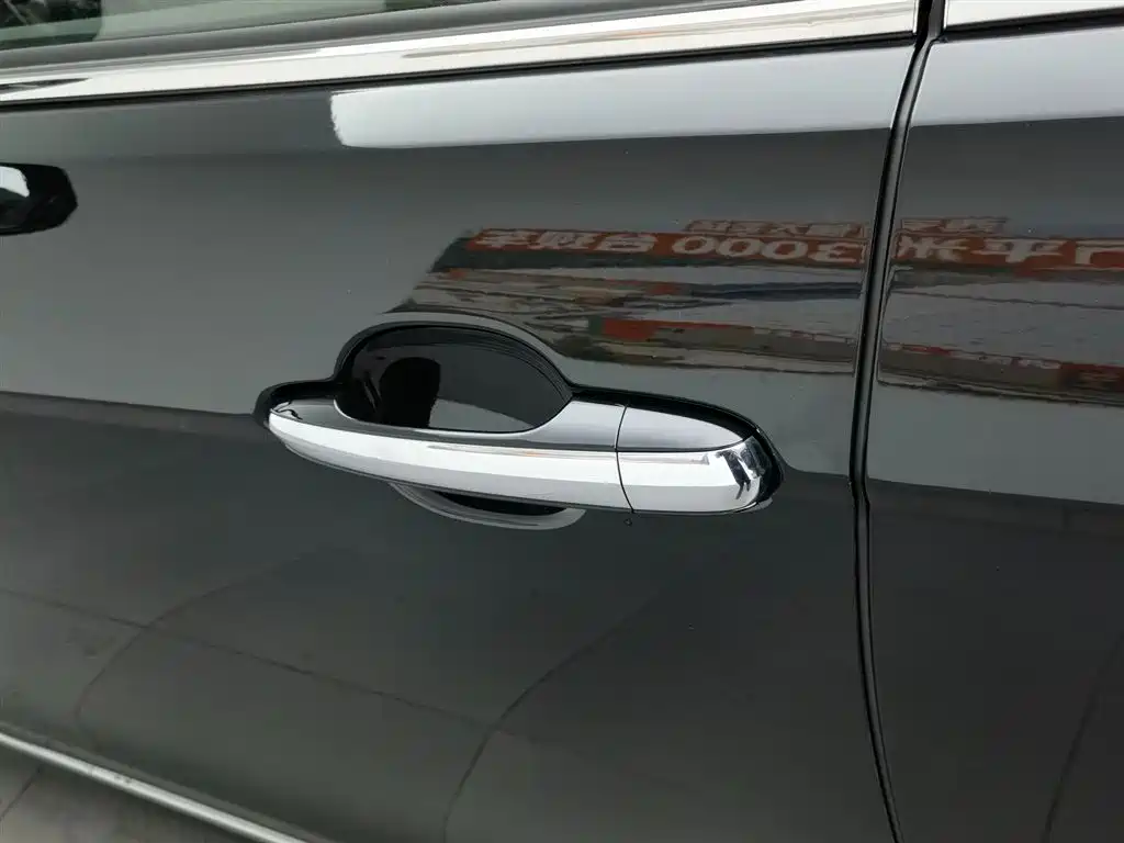 Hongqi H7 2019 1.8T Comfort Edition фото 18