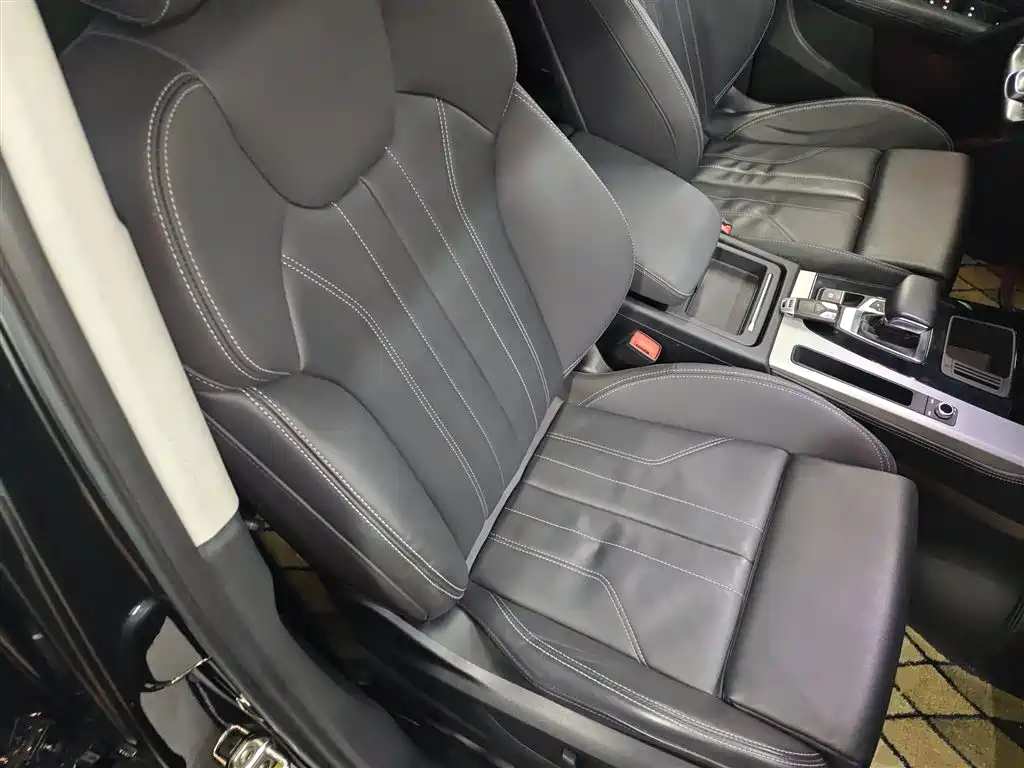 Audi Q5L 2021 40 TFSI Fashion Dynamic фото 4