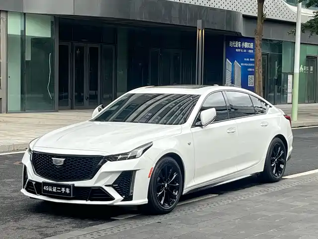 Cadillac CT5 28T, Люкс