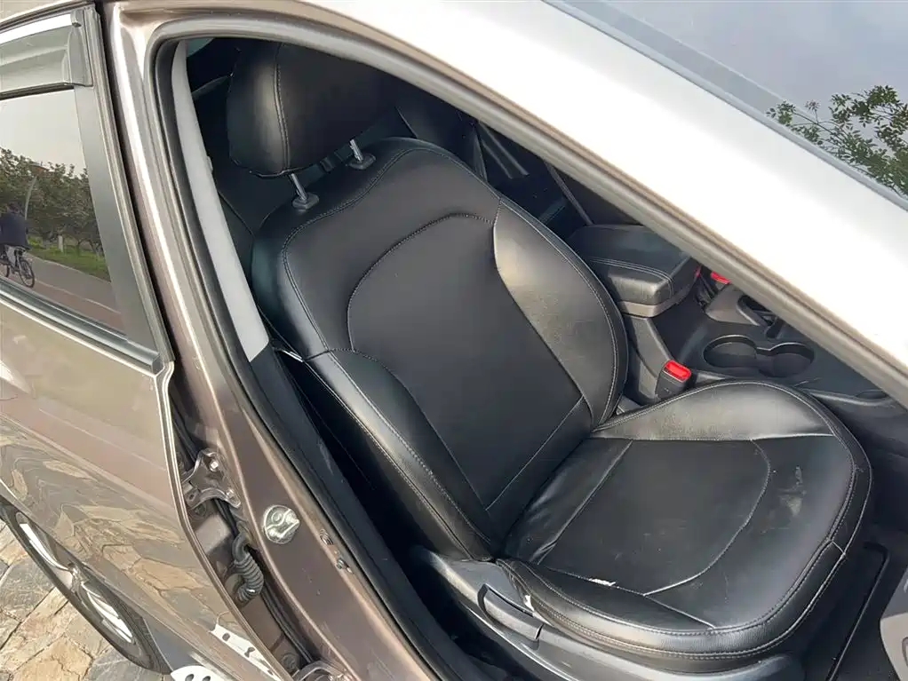 Hyundai Beijing Hyundai ix35 2015 2.0L Automatic 2WD Comfort China V фото 7
