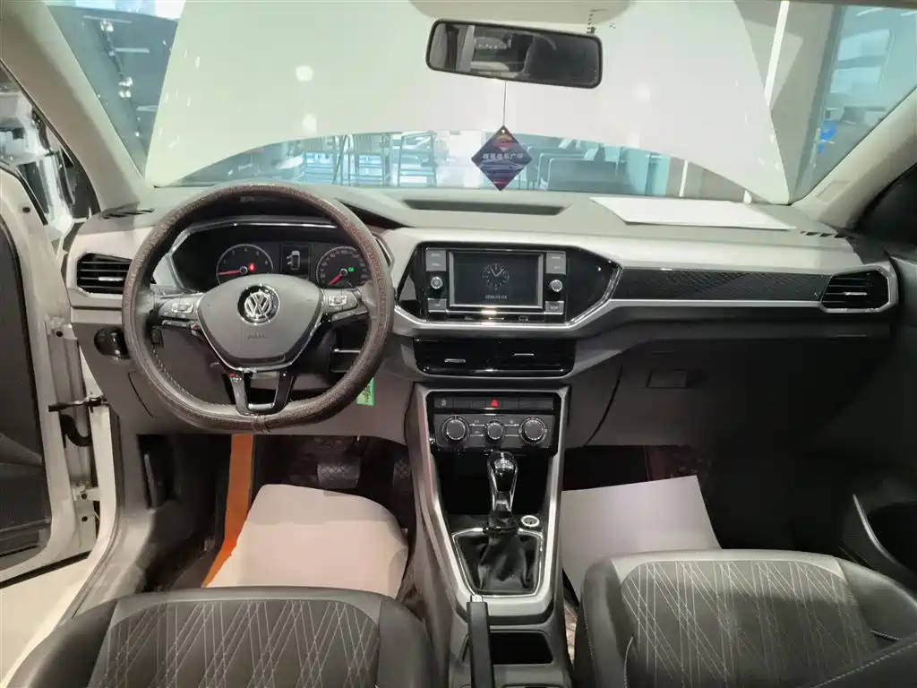 Volkswagen T-Cross 2019 1.5L Automatic Comfort Edition фото 9