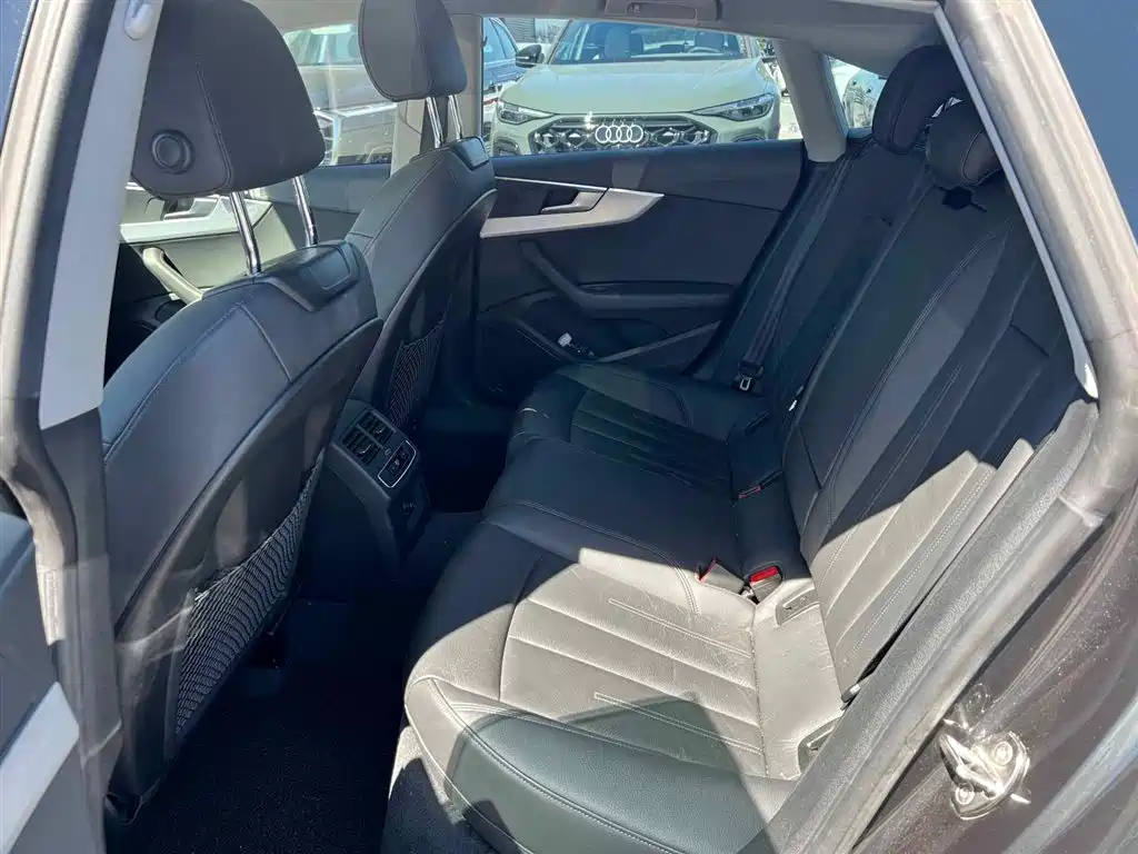Audi A5 (Import) 2019 Sportback 40 TFSI Fashion фото 16