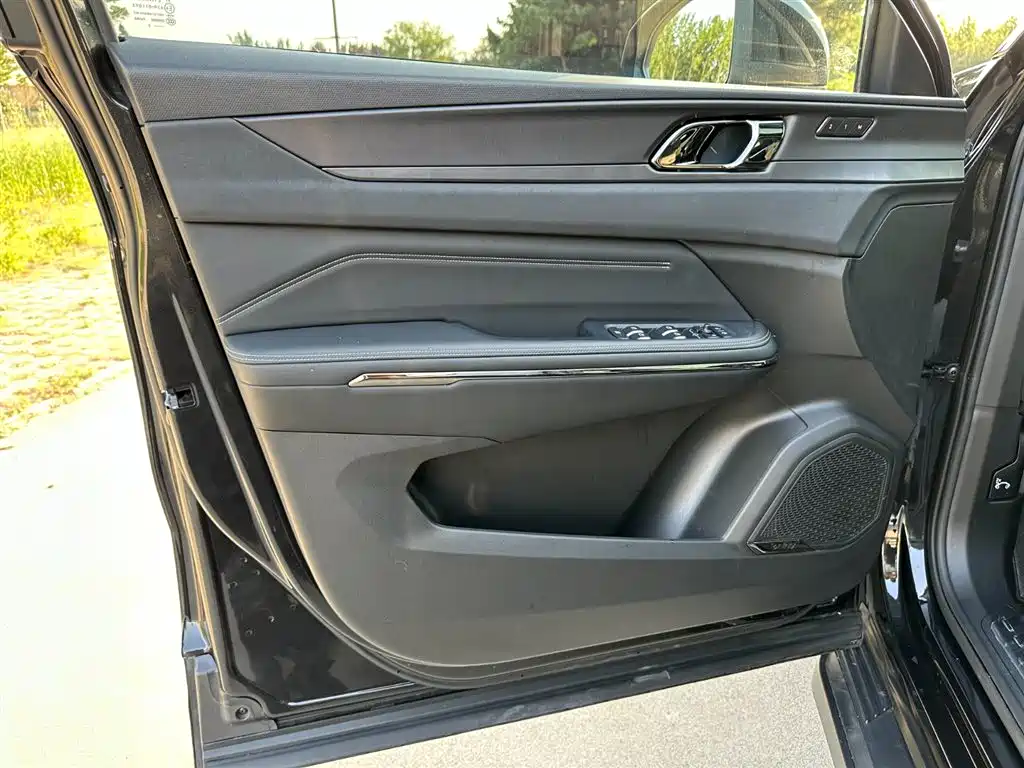 Lynk & Co 01 EM-P 2021 1.5TD PHEV Halo фото 12