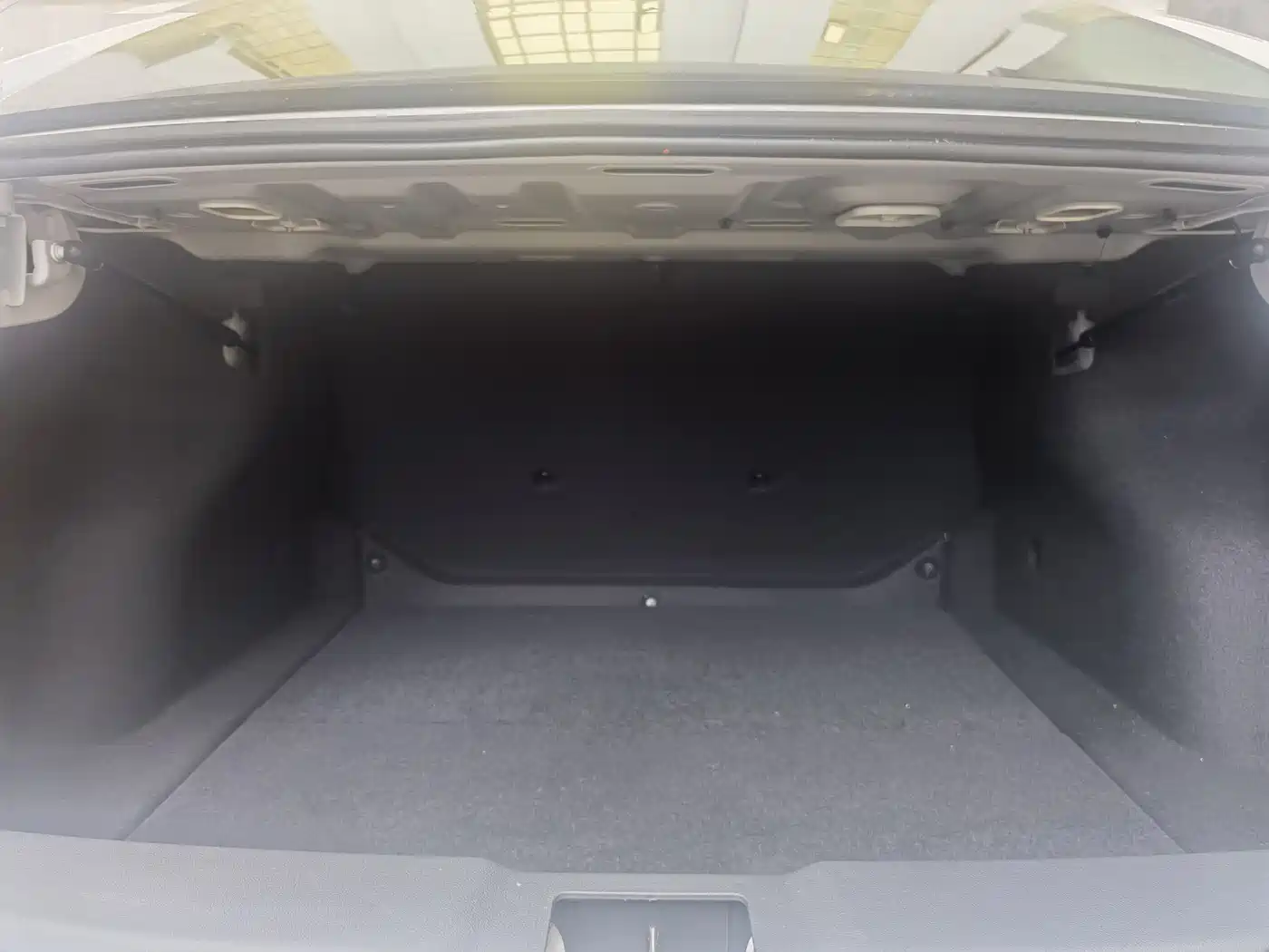 Hongqi E-QM5 2021 Ride-hailing Charging Basic Edition 4-seater фото 16