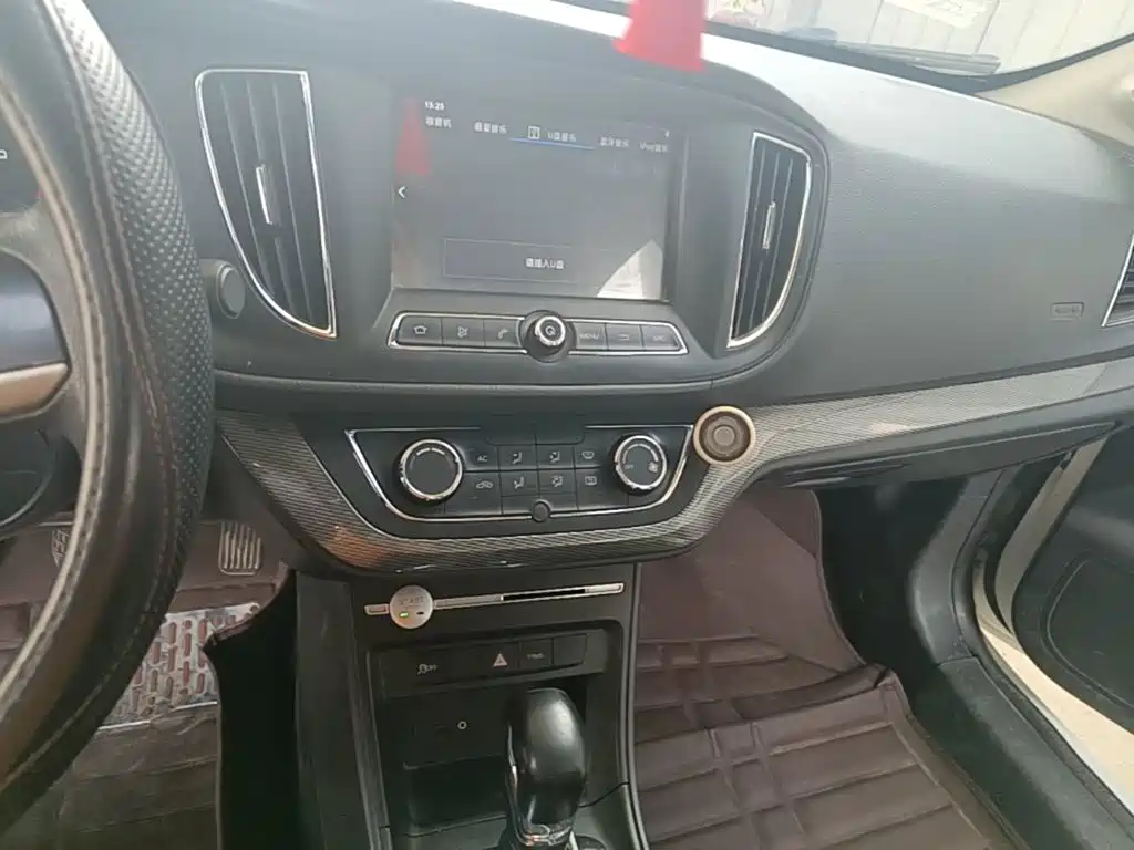 Roewe 360 2017 2017 1.5L Auto Luxury Edition