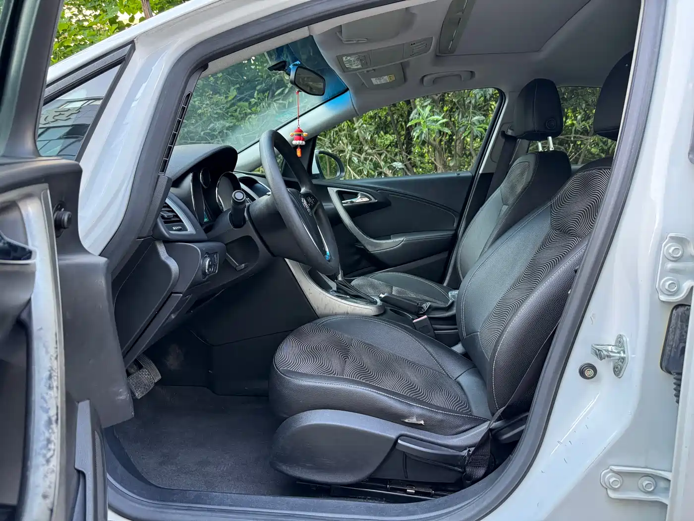 Buick Excelle 2014 XT 1.6L Automatic Fashion фото 8