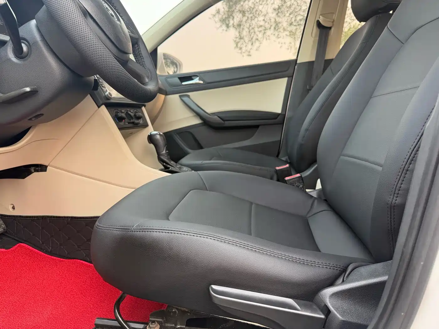 Škoda Rapid 2013 1.6L Automatic Smart Selection фото 25