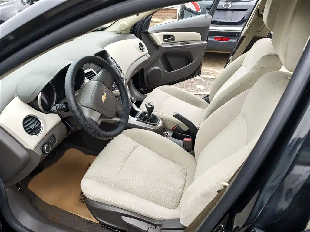 Chevrolet Cruze 2015 1.5L Classic SL MT фото 11