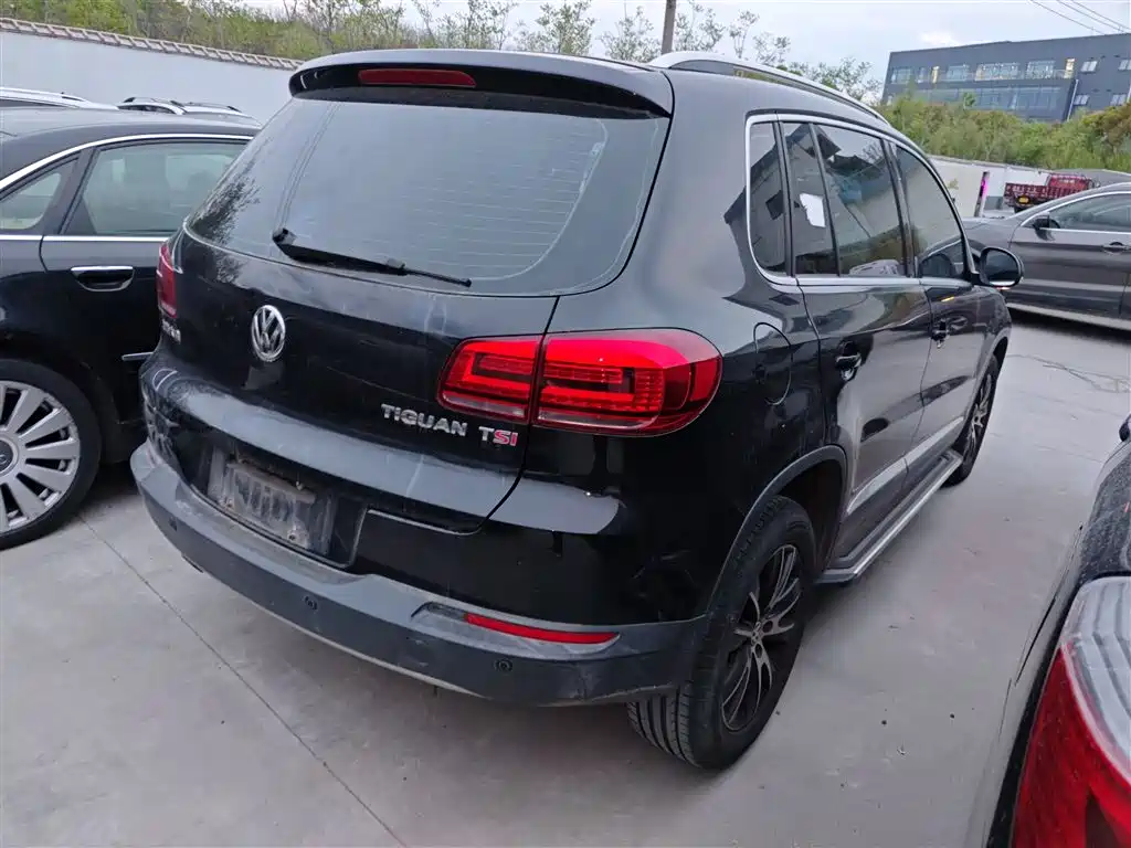 Volkswagen Tiguan 2015 1.8TSI Automatic 2WD Highline фото 7