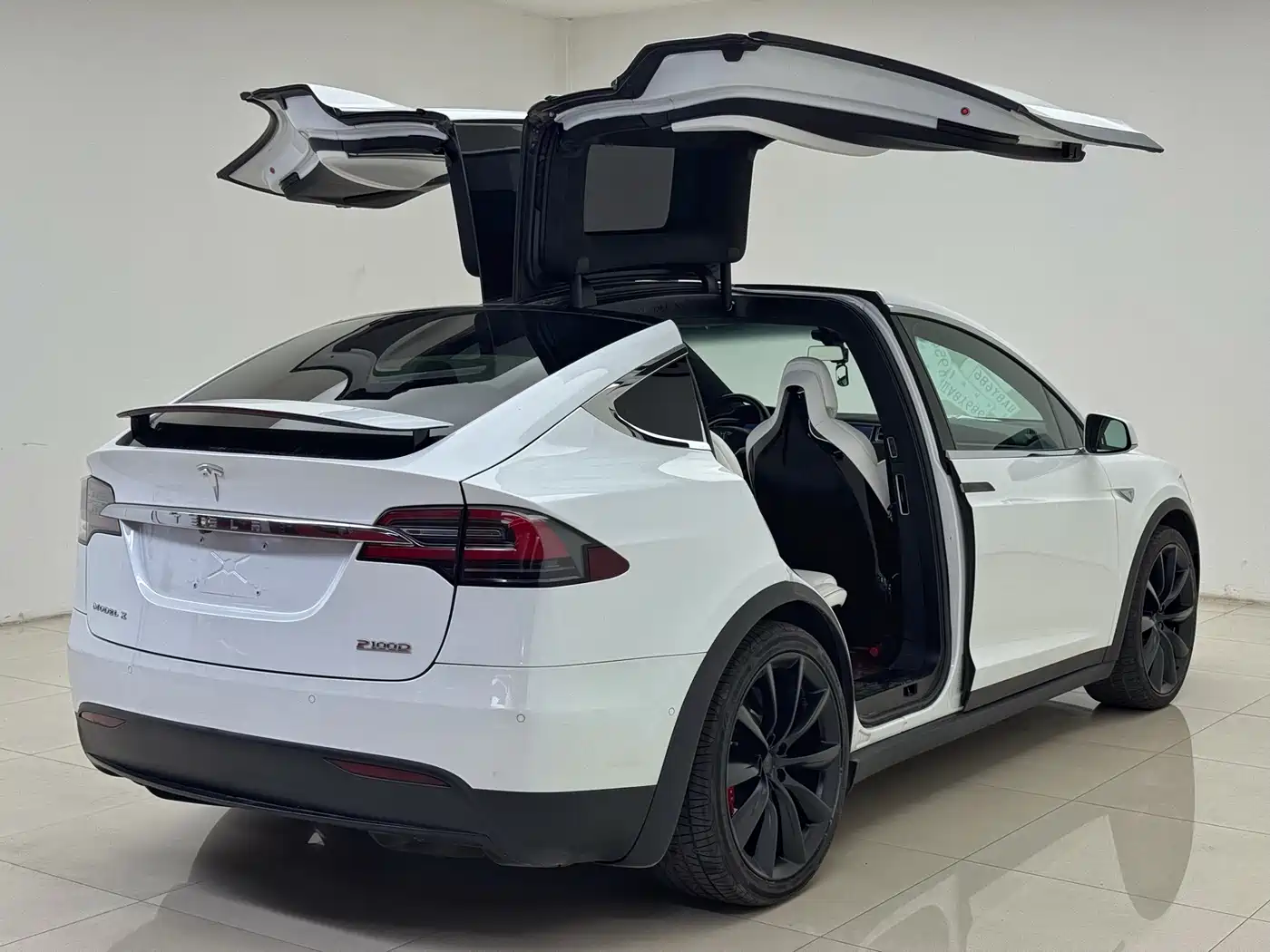 TESLA MODEL X