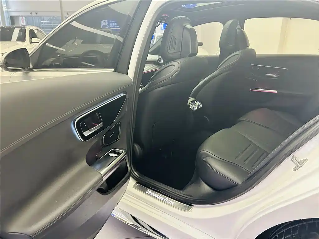Mercedes-Benz C-Class 2022 Facelift C 260 L Sport фото 23