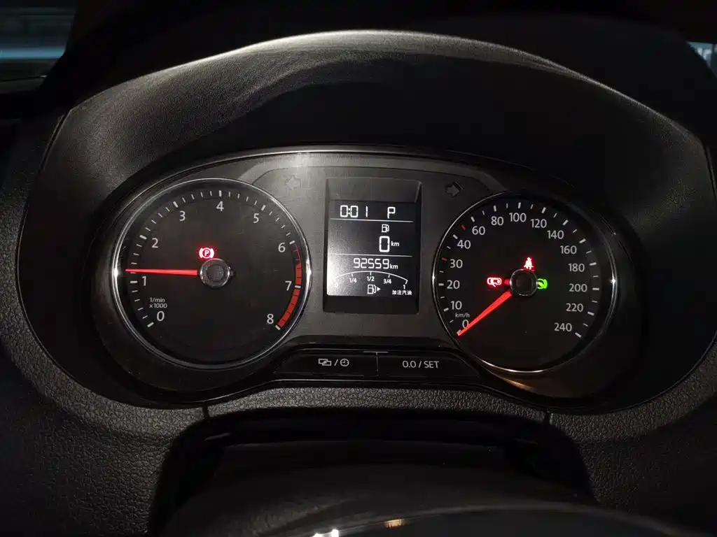 Volkswagen Polo 2018 1.5L Cross Polo Auto фото 8