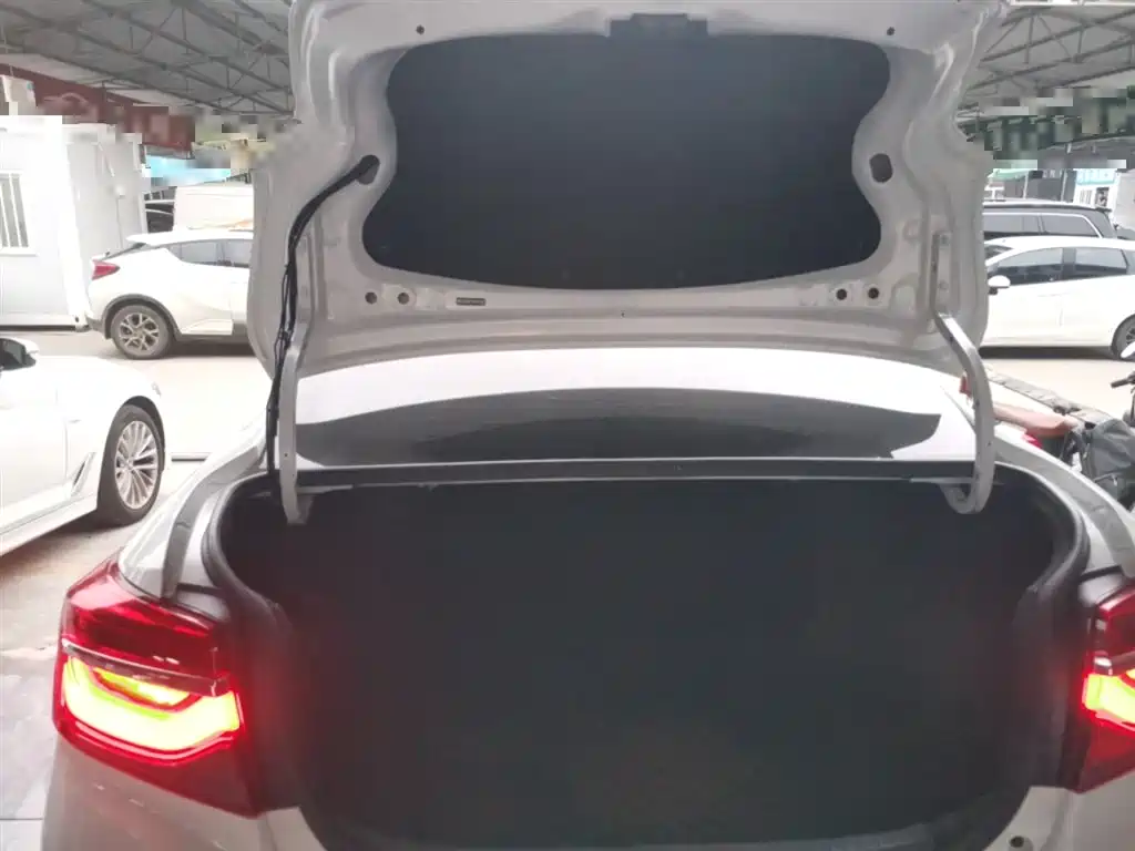 Toyota Vios 2022 1.5L 20th Anniversary Edition фото 19