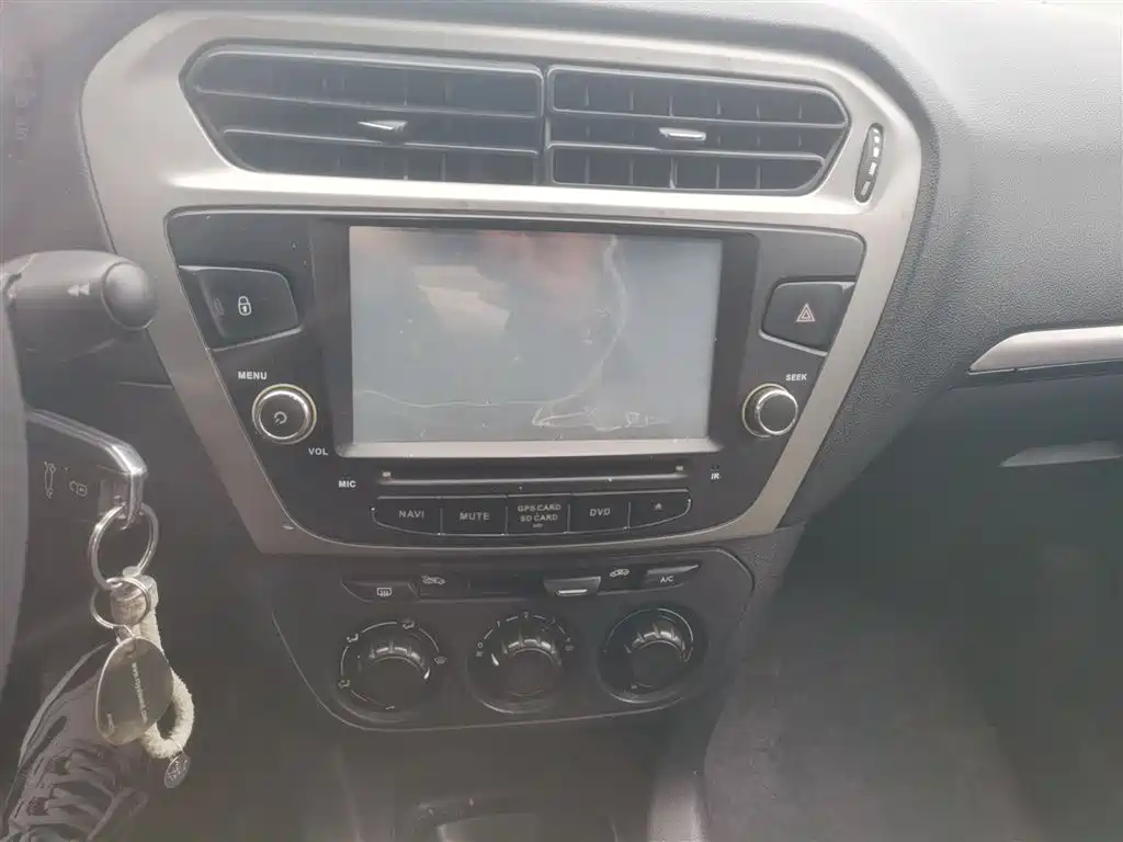 Peugeot 301 2014 1.6L Manual Comfort Edition фото 9