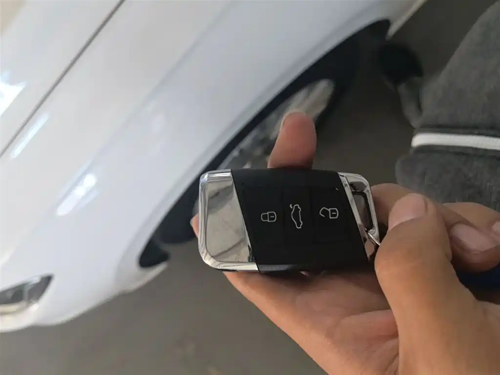Volkswagen Lavida 2019 1.5L Automatic Comfort Edition China VI фото 9