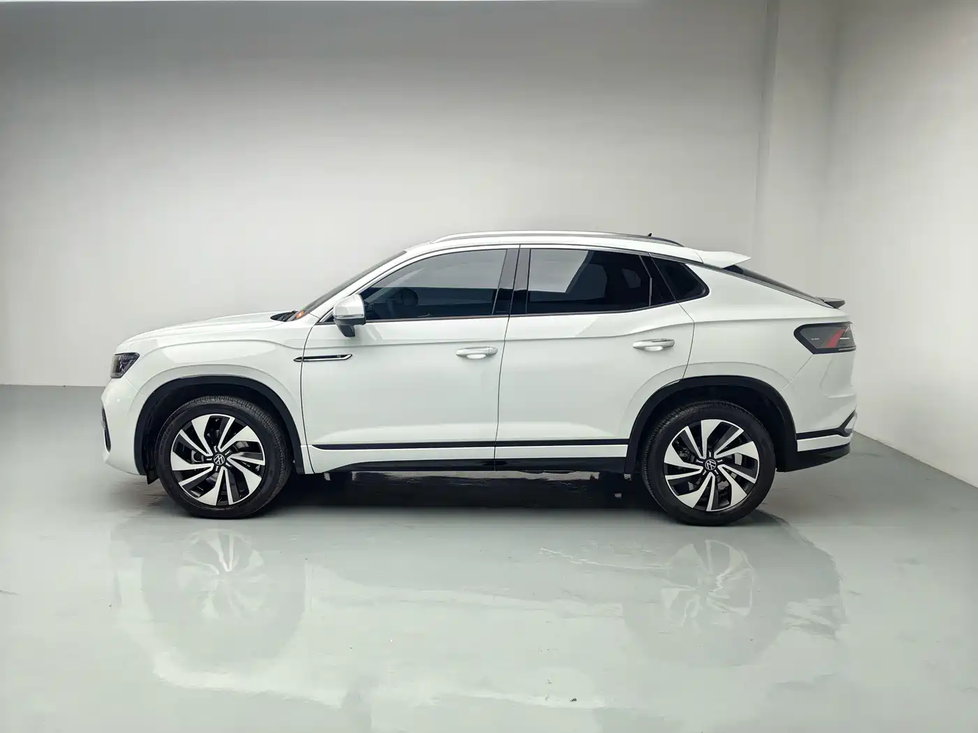 Volkswagen Tayron X 2025 2023 330TSI 2WD Premium High-Performance Edition