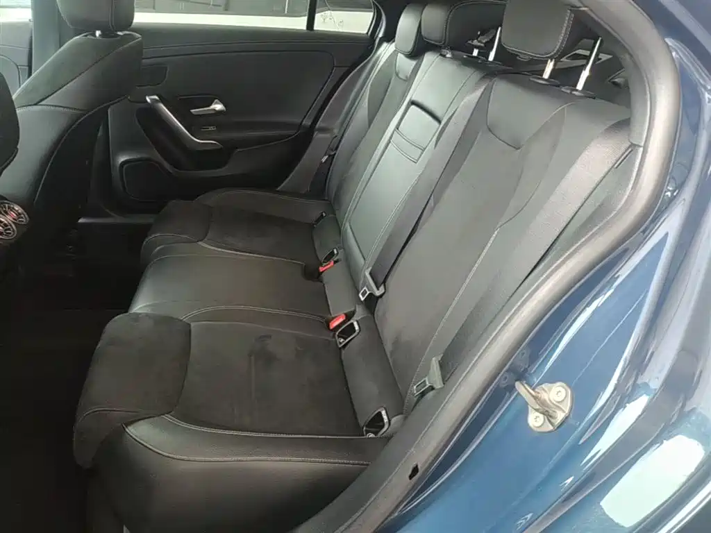 Mercedes-Benz A-Class 2019 A 200 L Sport Sedan фото 17