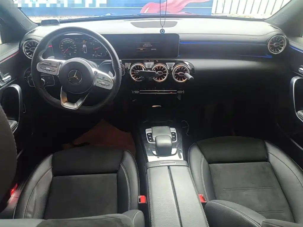 Mercedes-Benz A-Class 2019 A 200 L Sport Sedan фото 10